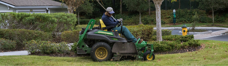 AMSOIL 100% Synthetic Small Engine Oil for Riding Mowers